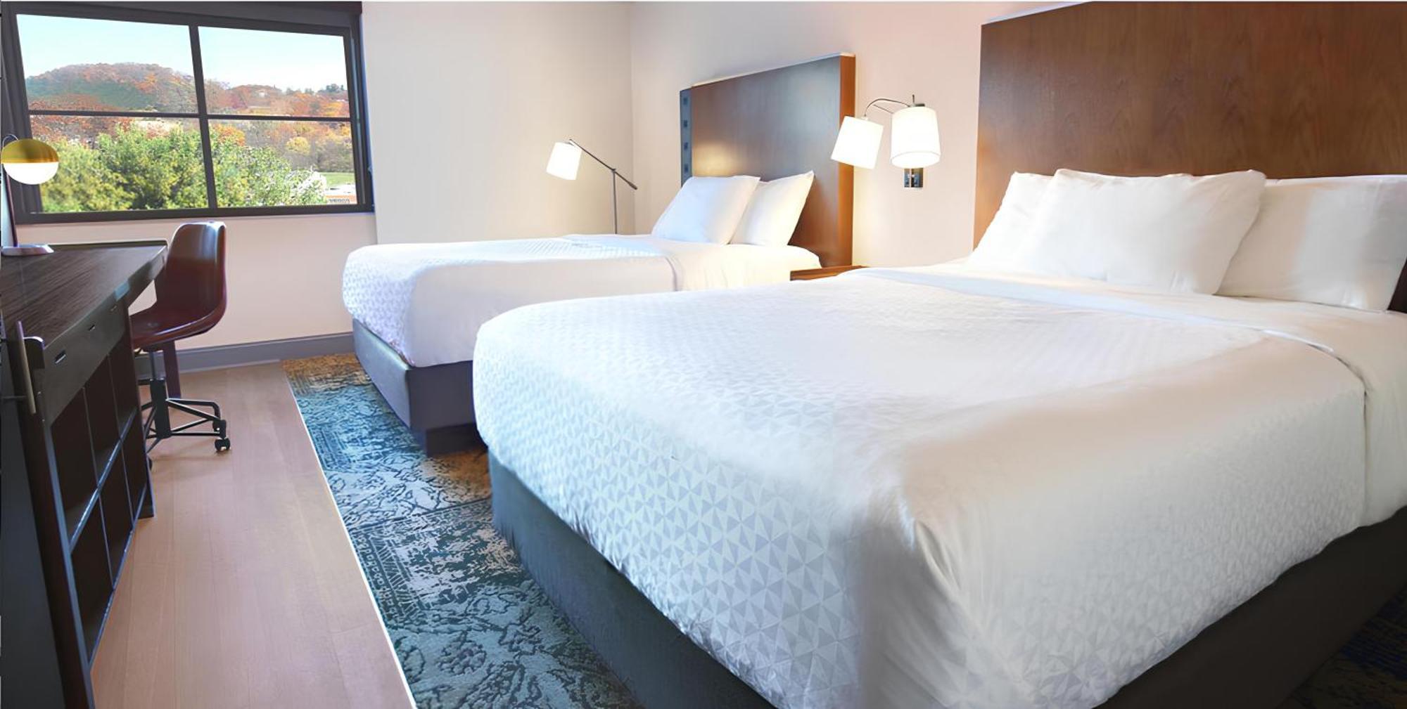 Four Points By Sheraton York Bagian luar foto